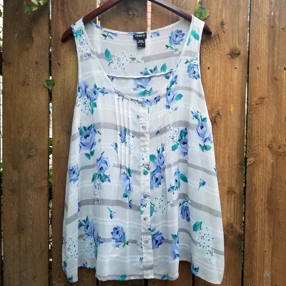 torrid Tops - ✨Torrid Sheer Floral Light Grey Sleeveless Tank